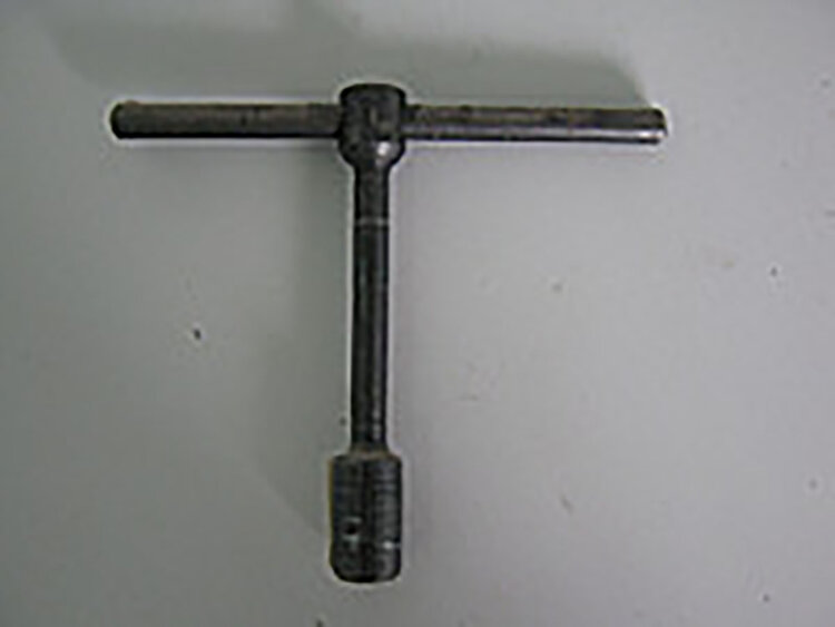 5829. Ключ натяжителя цепи ВАЗ Т-образ 13мм черный, А50088